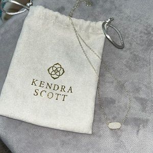 Kendra Scott pendant necklace